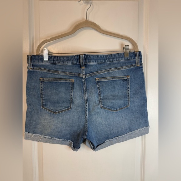 Vineyard Vines Women’s Medium Wash Denim Shorts - Size 14 - Picture 4 of 7